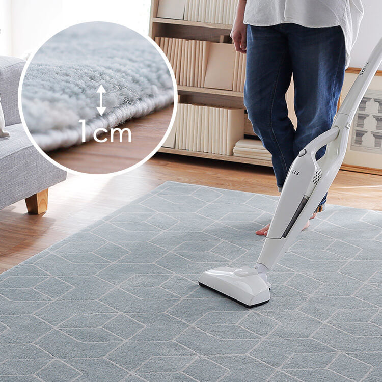 Medium size square rug, Wilton weave, thick, made in Belgium
