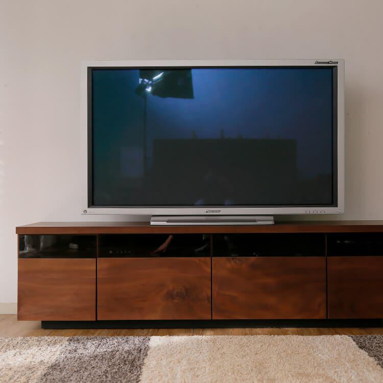 TV stand Made in Japan Low TV stand Compatible with 50V TVs Finished product Made of knotty veneer and moisture-regulating material