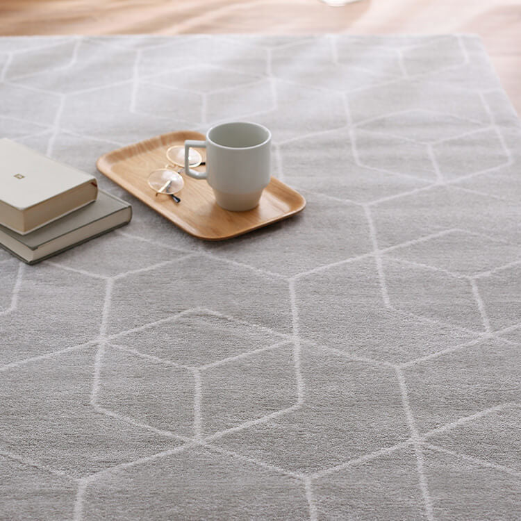 Medium size square rug, Wilton weave, thick, made in Belgium